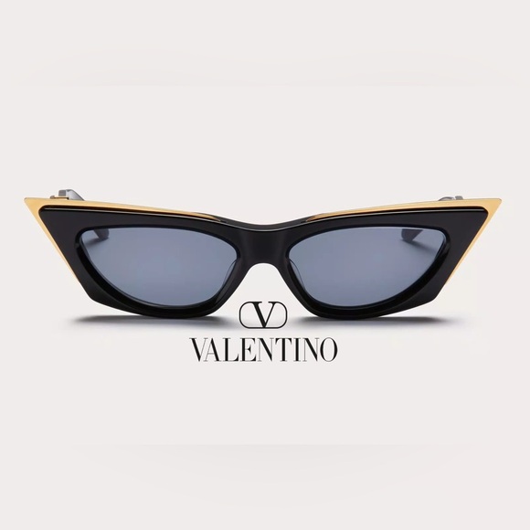 Emily in Paris VALENTINO GARAVANI EYEWEAR cat-eye tinted sunglasses